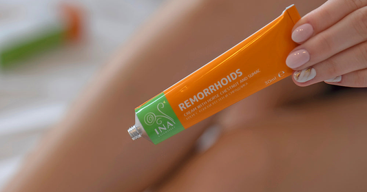 Kremas su kaštonu ir kvapiuoju sumaku ant kojos su sutrūkusiais kapiliarais iš InaEssentials