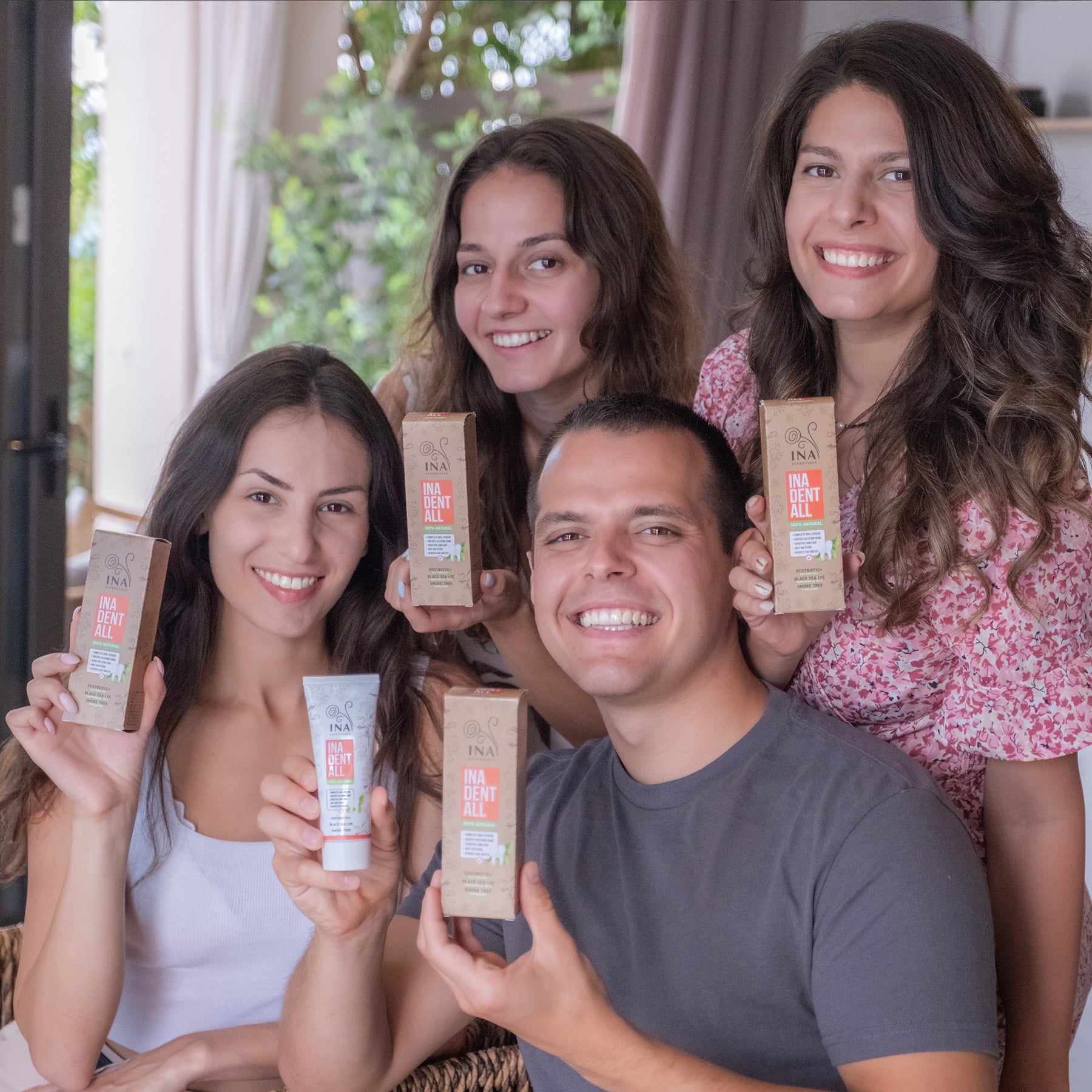 + Dovana Natūrali dantų pasta be fluoro su dūmų medžiu, Juodosios jūros mineralais – Ina Dent-All