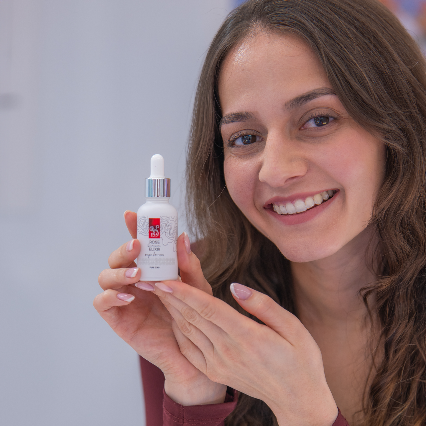 YPATINGA PRIEIGA Intensyvus senėjimą stabdantis veido serumas su ekologišku rožių aliejumi – Rose Elixir